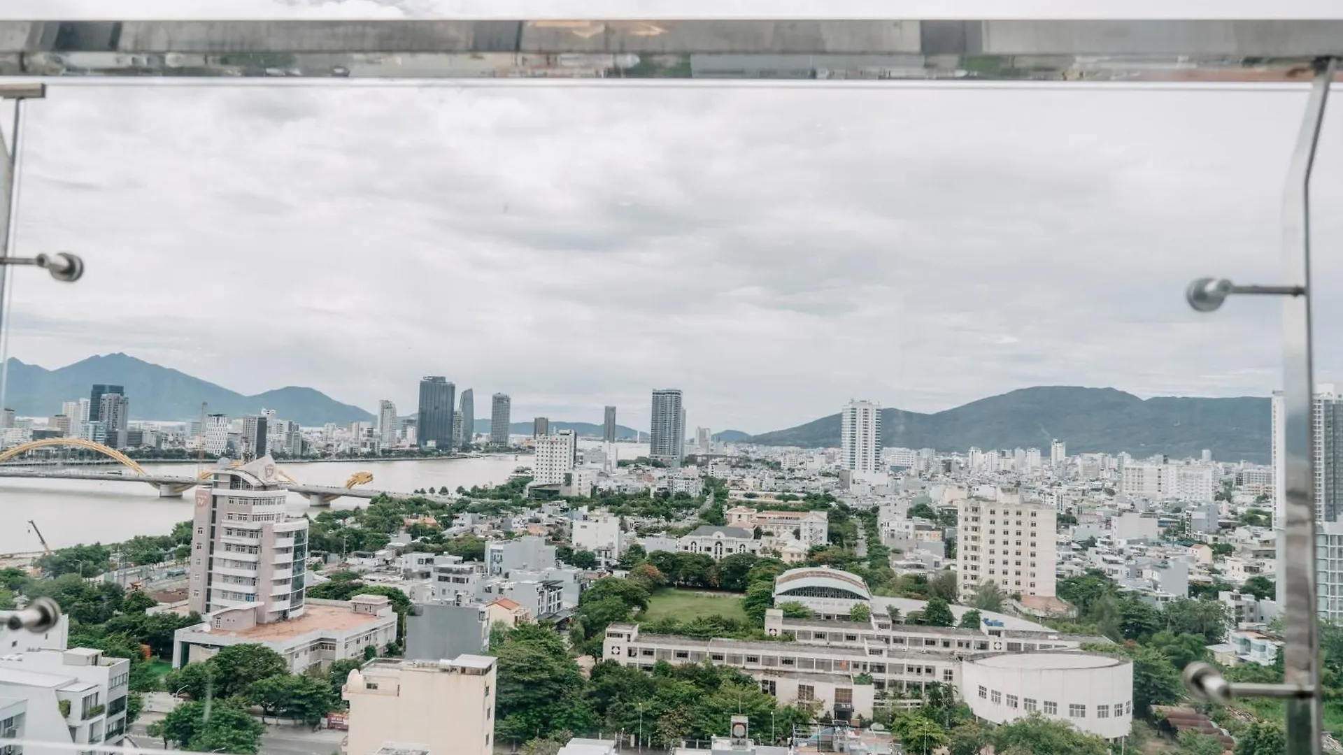 Monarchy Luxury Apartment 3 Bedroom In Danang By Villuxy 0*, ダナン市