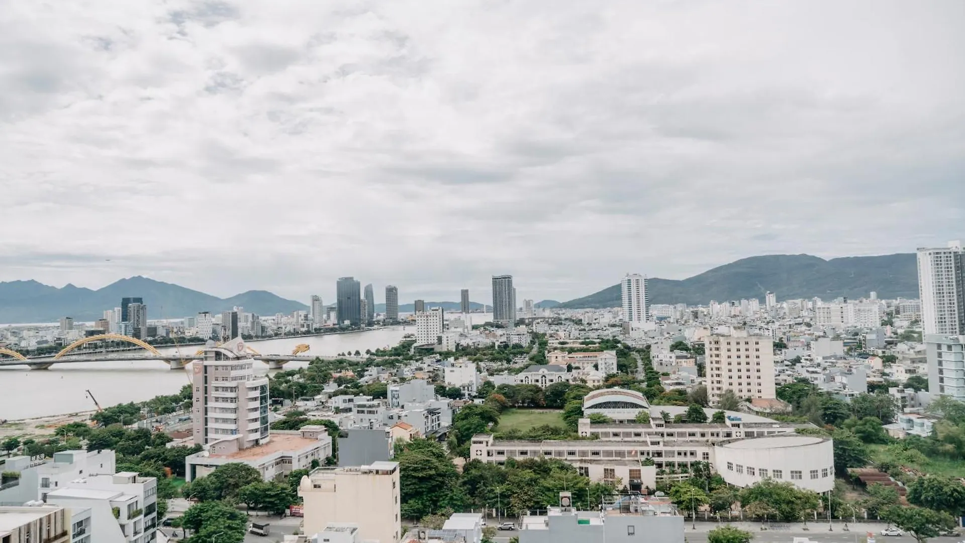 Monarchy Luxury Apartment 3 Bedroom In Danang By Villuxy